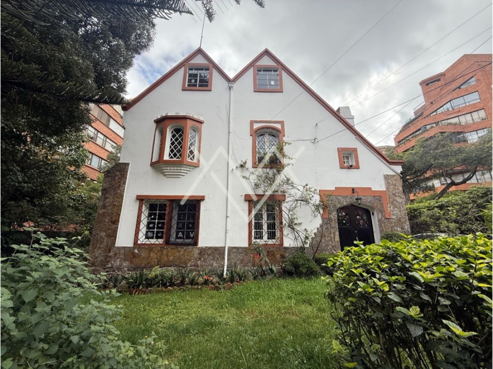 Casa en venta en Los Rosales, Bogotá · foto 2 de 4