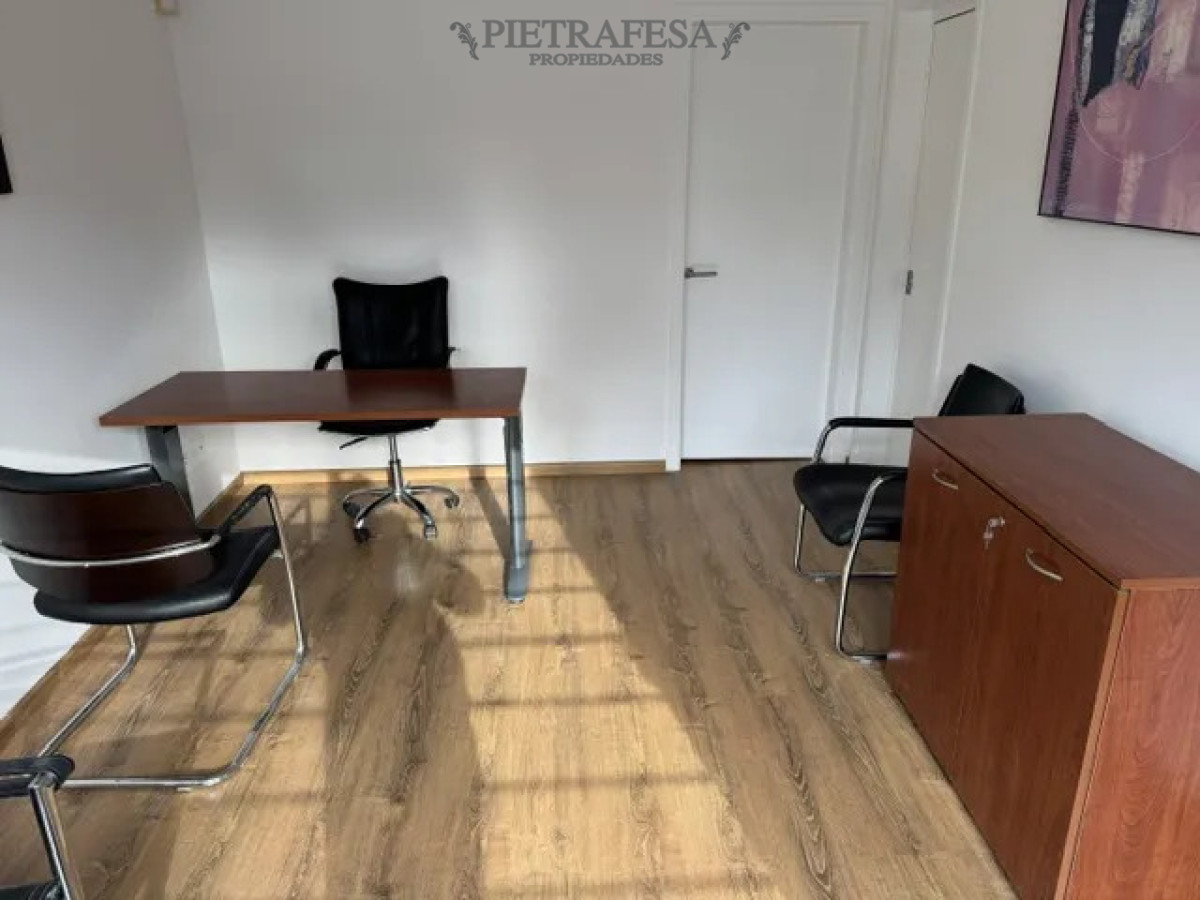 Oficina en alquiler, 2 privados, 1 baño. Carrasco. · Foto 10