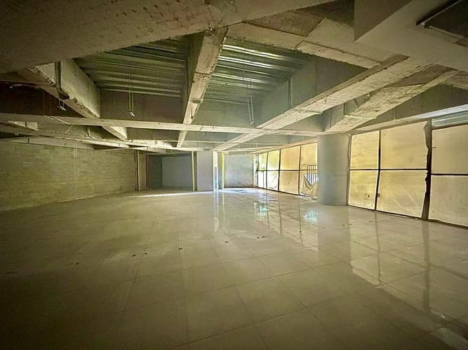 Local en venta en U. Dep. A. Galindo Plaza Toros, Cali, 241 m² · foto 3 de 10