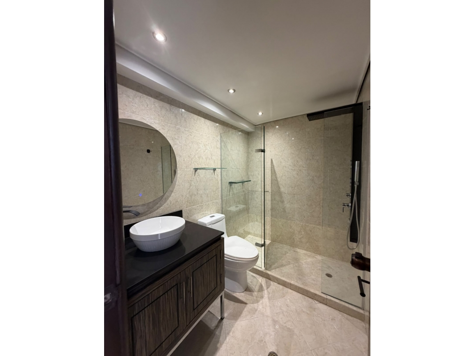 Apartamento en arriendo en El Poblado, Medellín · foto 6 de 24