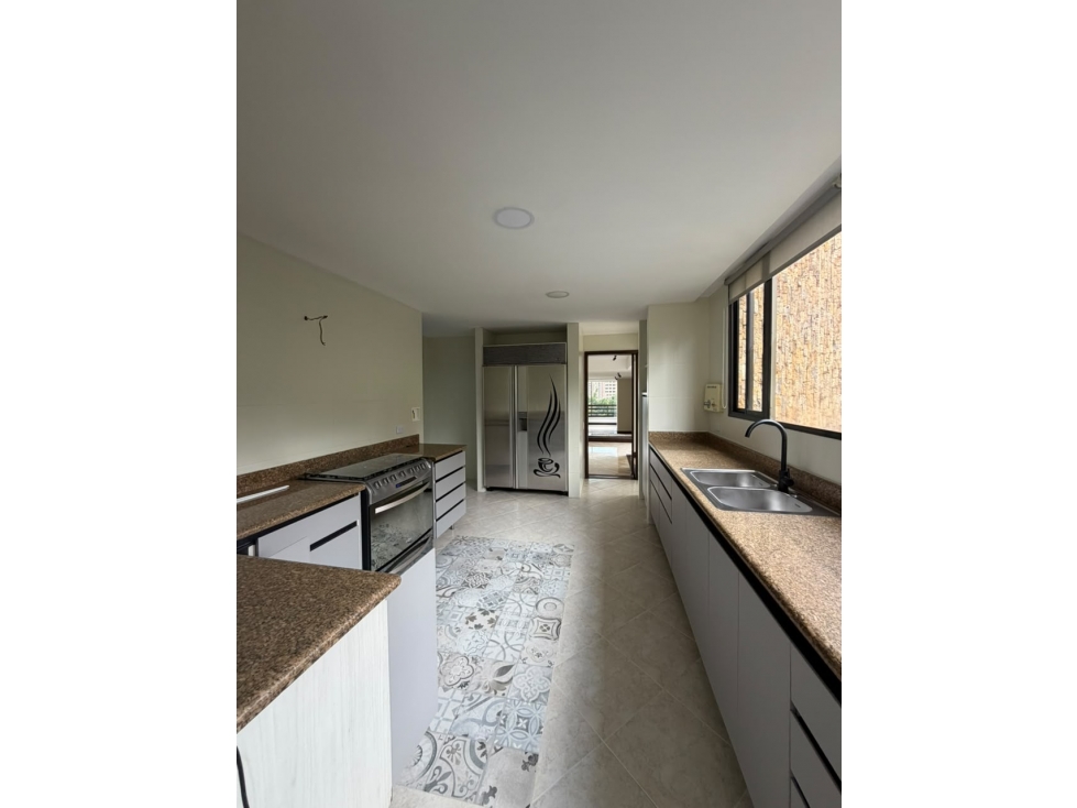 Apartamento en arriendo en El Poblado, Medellín · foto 12 de 24