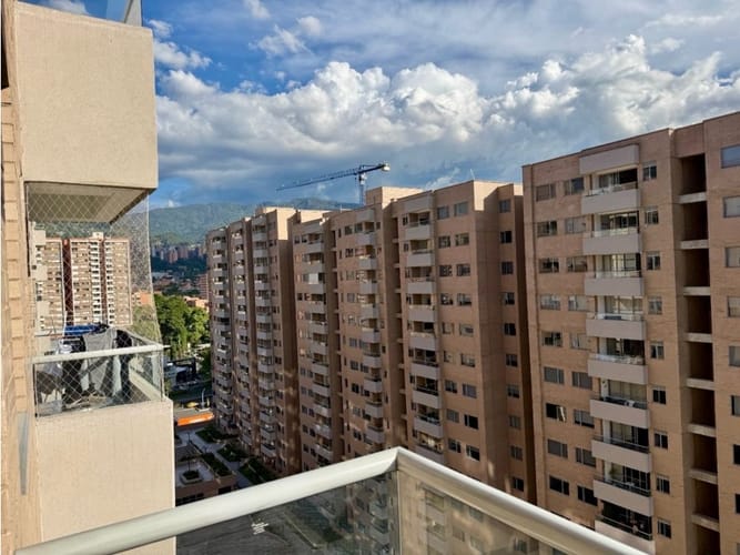 Apartamento de 3 alcobas en venta en Las Vegas, Envigado, 73 m² · foto 5 de 5