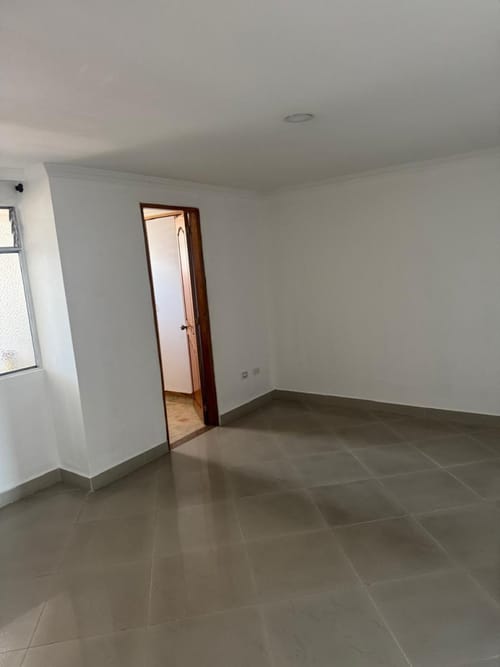 Apartamento de 3 alcobas en venta en Laureles, Medellín, 277 m² · foto 12 de 16