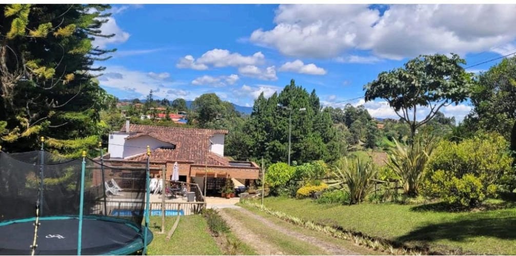 Casa de 5 alcobas en venta en Cuchillas De San Jose, Rionegro, 360 m² · foto 4 de 11