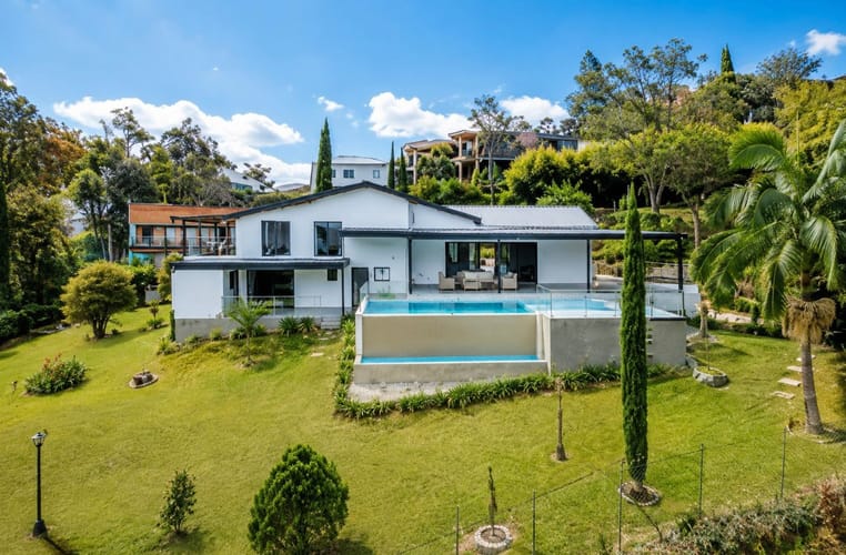 Casa de 7 alcobas en venta en Loma Del Chocho, Envigado, 850 m² · foto 8 de 23
