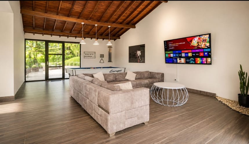 Casa de 7 alcobas en venta en Loma Del Chocho, Envigado, 850 m² · foto 15 de 23