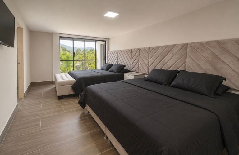 Casa de 7 alcobas en venta en Loma Del Chocho, Envigado, 850 m² · foto 16 de 23