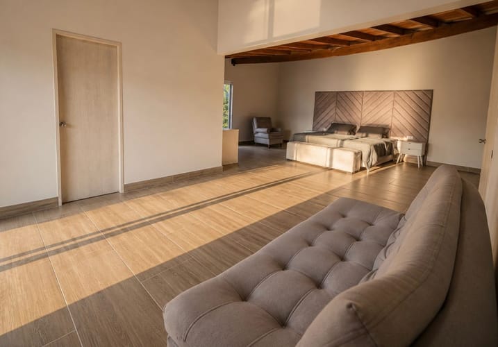 Casa de 7 alcobas en venta en Loma Del Chocho, Envigado, 850 m² · foto 20 de 23