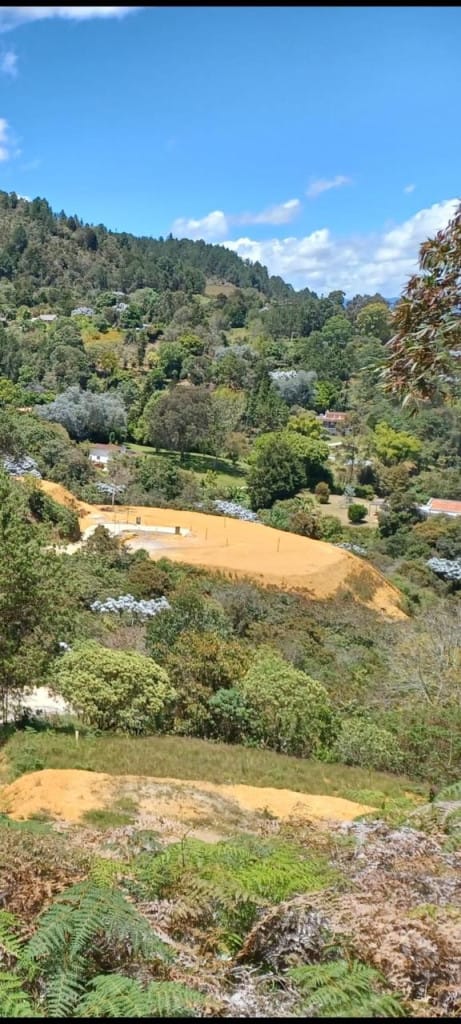 Lote en venta en La Clara, Guarne, 1873 m² · foto 4 de 9
