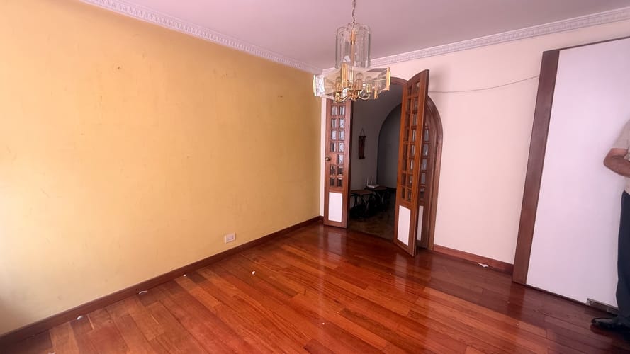 Apartamento de 3 alcobas en venta en Santa Barbara Central, Bogotá, 241 m² · foto 4 de 24