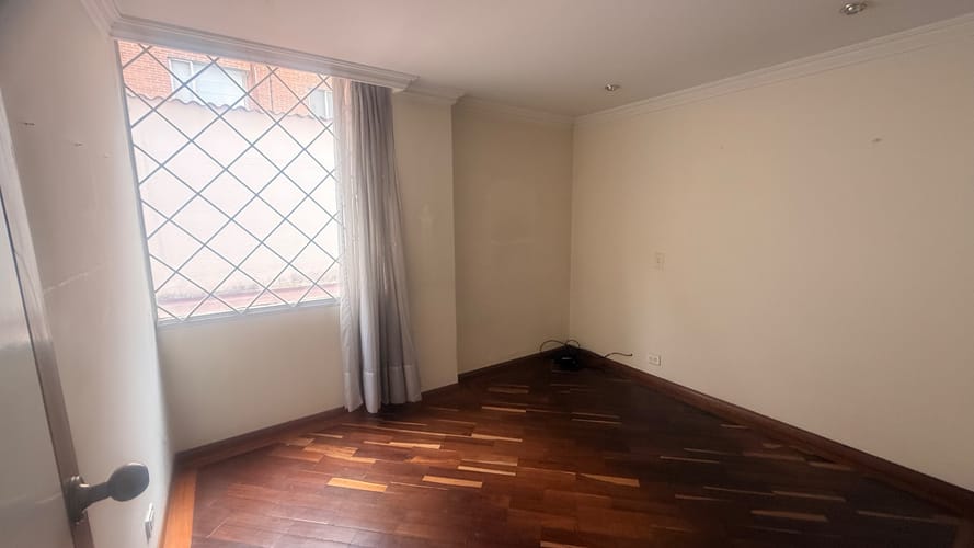 Apartamento de 3 alcobas en venta en Santa Barbara Central, Bogotá, 241 m² · foto 12 de 24