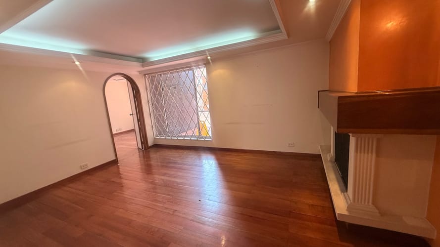 Apartamento de 3 alcobas en venta en Santa Barbara Central, Bogotá, 241 m² · foto 11 de 24