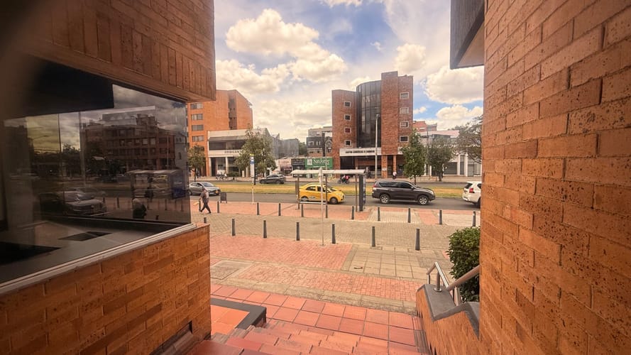 Apartamento de 3 alcobas en venta en Santa Barbara Central, Bogotá, 241 m² · foto 21 de 24