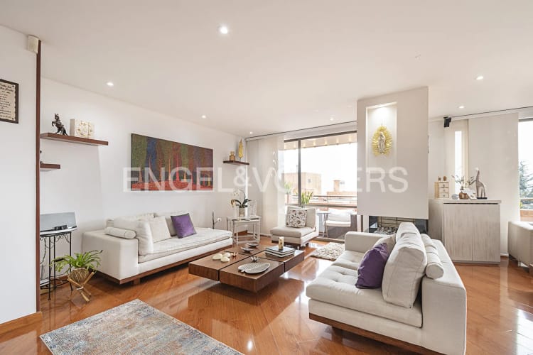 Apartamento de 3 alcobas en venta en Cerros De Suba, Bogotá, 202 m² · foto 2 de 20