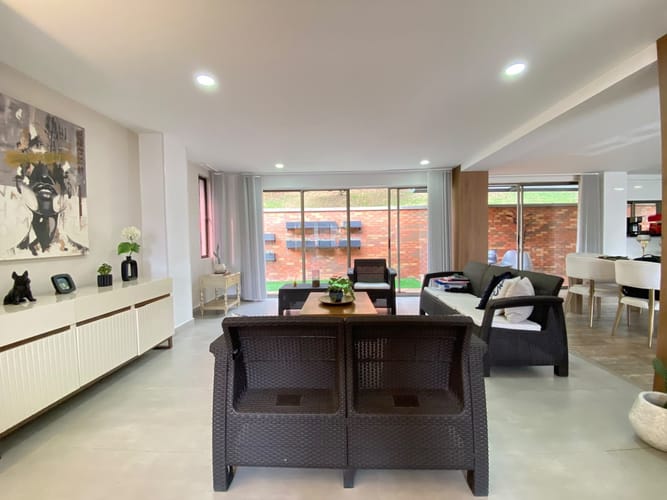 Casa de 4 alcobas en venta en Ruitoque, Floridablanca, 254 m² · foto 3 de 14