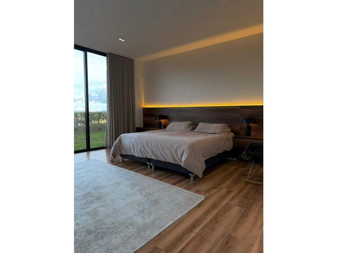Casa de 3 alcobas en venta en Loma Del Escobero, Envigado, 270 m² · foto 9 de 14