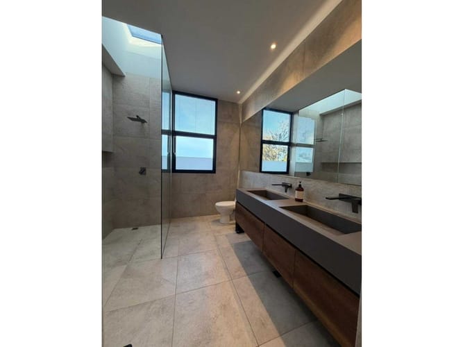 Casa de 3 alcobas en venta en Loma Del Escobero, Envigado, 270 m² · foto 10 de 14
