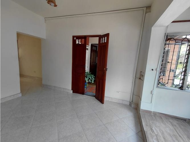 Casa de 3 alcobas en venta en Boston, Medellín, 99 m² · foto 3 de 24