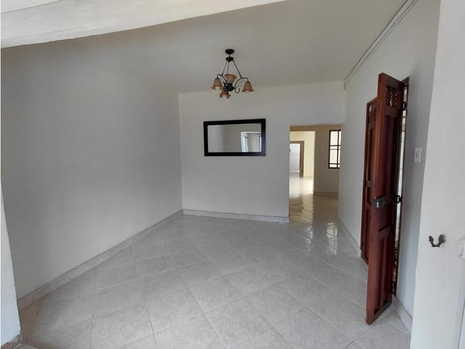 Casa de 3 alcobas en venta en Boston, Medellín, 99 m² · foto 4 de 24