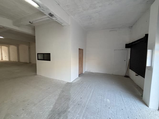 Bodega en venta en Naranjal, Medellín, 640 m² · foto 2 de 5