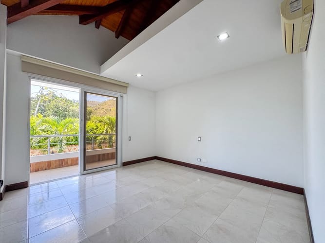 Casa de 4 alcobas en venta en Cn. Terrazas De Mezuli, Piedecuesta, 400 m² · foto 12 de 20