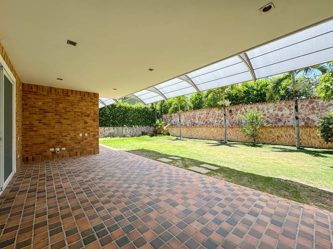 Casa de 4 alcobas en venta en Cn. Terrazas De Mezuli, Piedecuesta, 400 m² · foto 2 de 20
