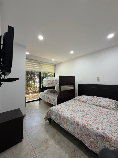 Casa de 5 alcobas en venta en Bosques De Peñalisa, Ricaurte, 500 m² · foto 9 de 20