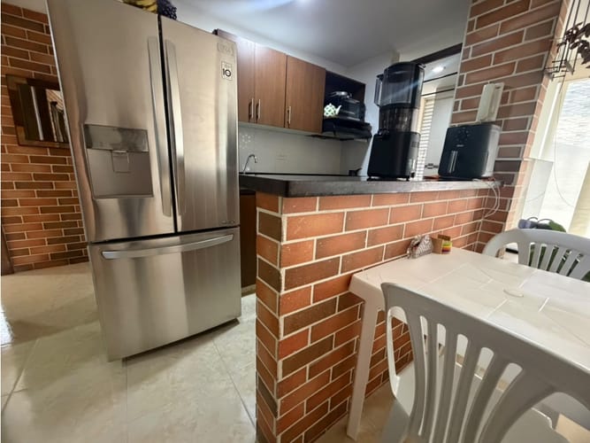 Apartamento de 3 alcobas en venta en Las Lomitas, Sabaneta, 67 m² · foto 3 de 16