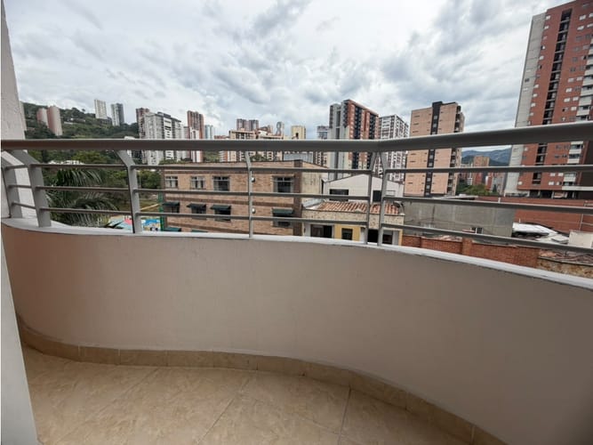Apartamento de 3 alcobas en venta en Las Lomitas, Sabaneta, 67 m² · foto 6 de 16