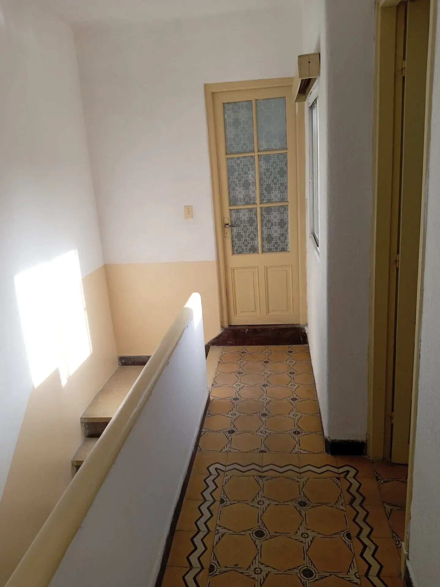 ALQUILER EN LA BLANQUEADA DE 2 DORMITORIOS, DUPLEX CON PATIO Y PARRILLERO, GASTOS COMUNES BAJOS · Foto 12