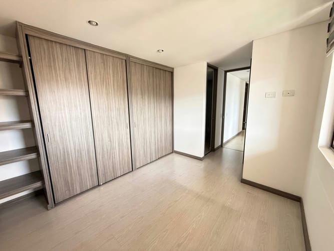 Apartamento de 3 alcobas en venta en Laureles, Medellín, 71 m² · foto 4 de 10