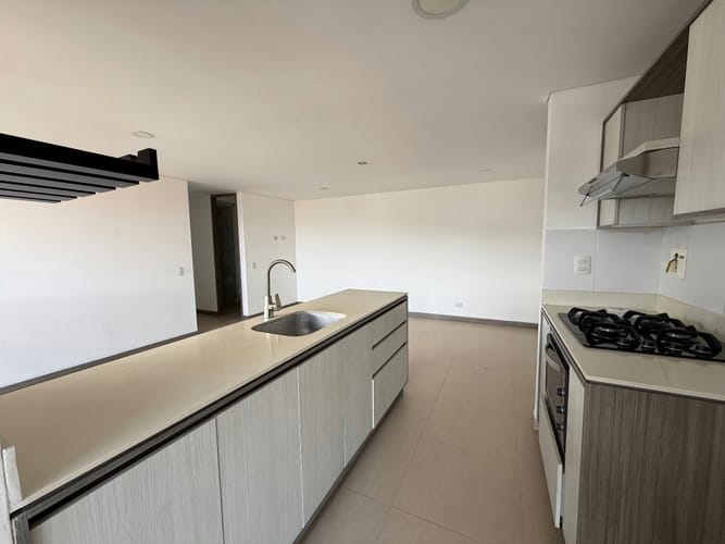 Apartamento de 3 alcobas en venta en Laureles, Medellín, 71 m² · foto 2 de 10
