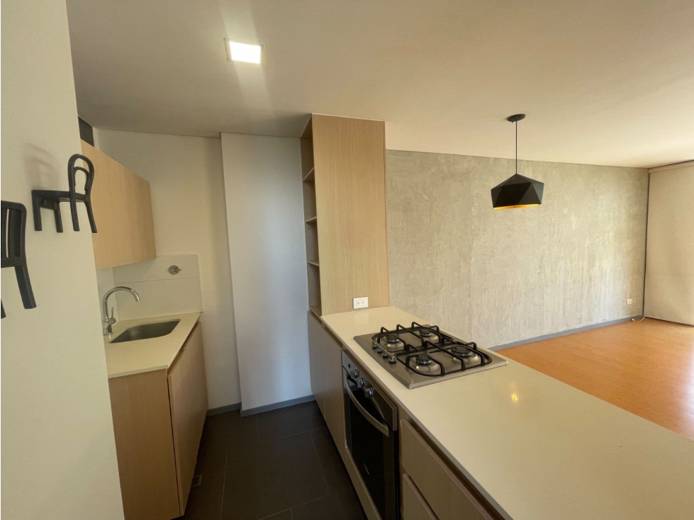 Apartamento en arriendo en Loma De Las Brujas, Envigado · foto 4 de 15