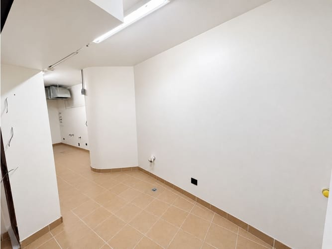 Apartamento en arriendo en Loma Benedictinos, Envigado, 200 m² · foto 5 de 10