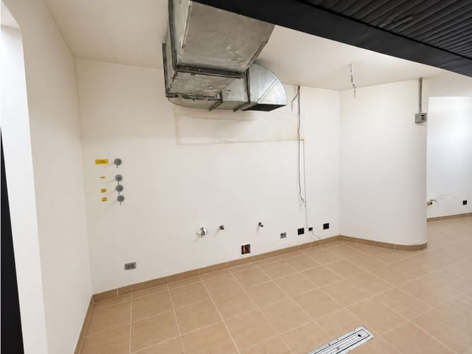 Apartamento en arriendo en Loma Benedictinos, Envigado, 200 m² · foto 8 de 10