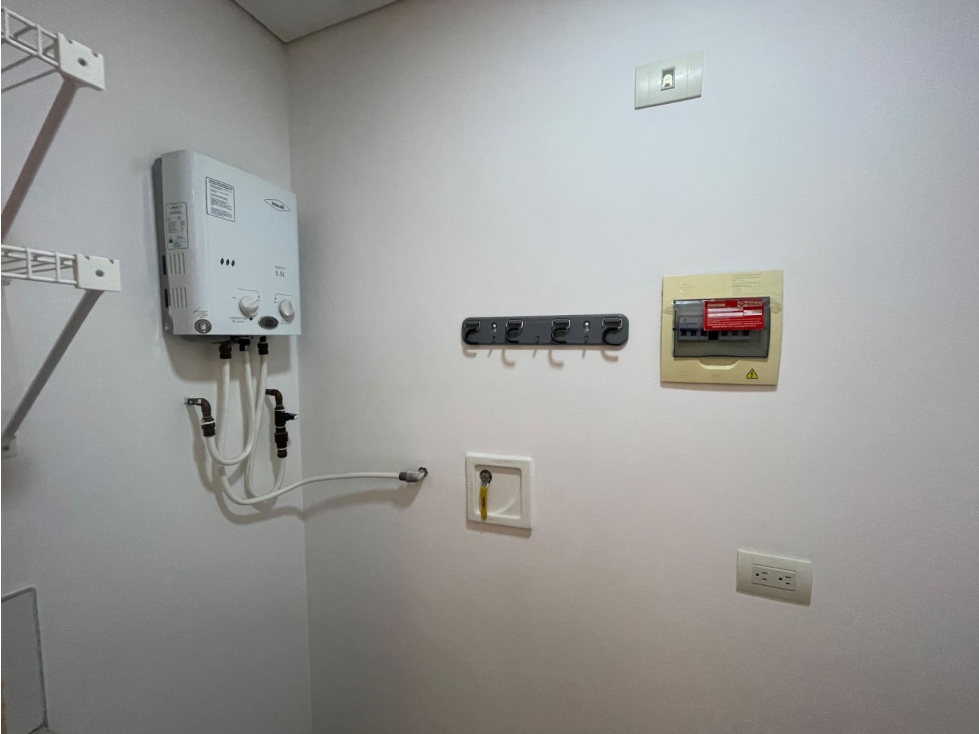 Apartamento en arriendo en Loma De Las Brujas, Envigado · foto 14 de 15