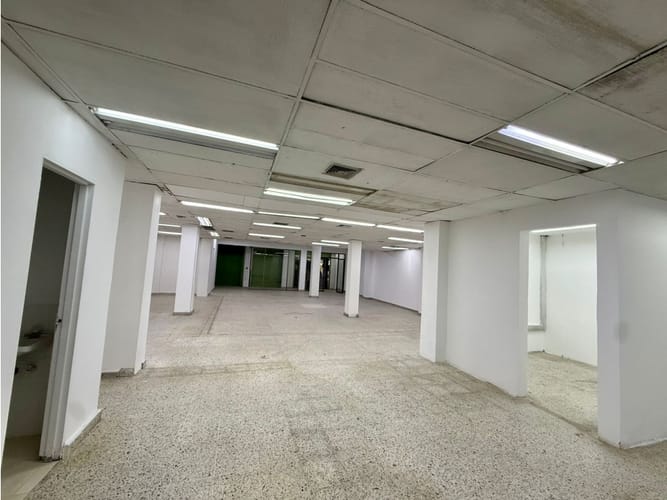 Local en arriendo en Centro, Rionegro, 416 m² · foto 2 de 3