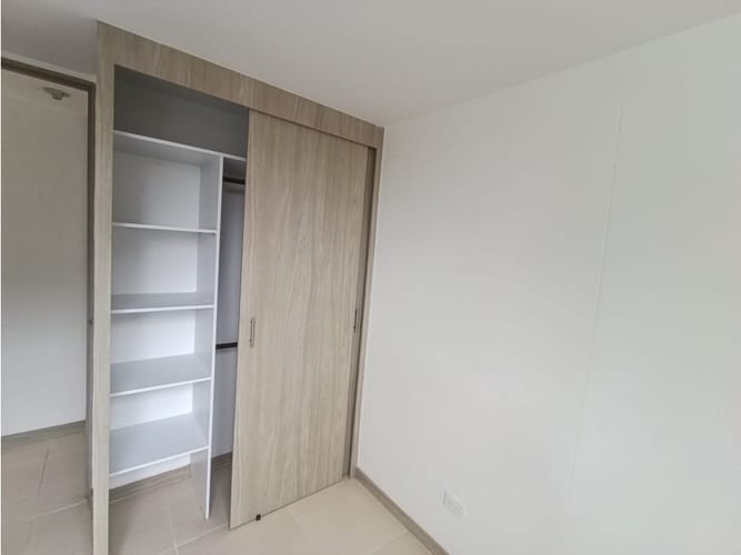 Apartamento de 3 alcobas en venta en La Candelaria, Rionegro, 59 m² · foto 8 de 18