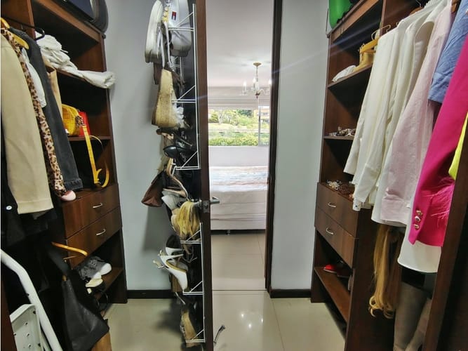 Apartamento de 2 alcobas en venta en El Poblado, Medellín, 77 m² · foto 12 de 17