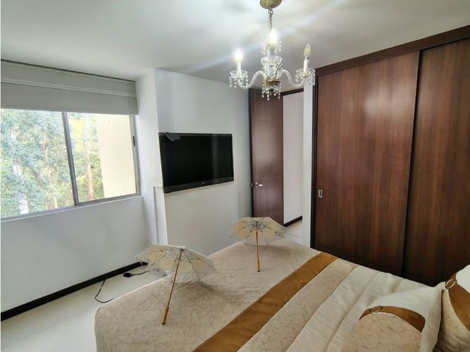 Apartamento de 2 alcobas en venta en El Poblado, Medellín, 77 m² · foto 14 de 17