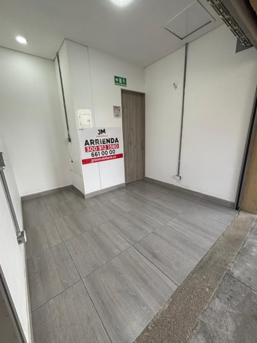 Local en arriendo en Ciudad Melendez, Cali, 8 m² · foto 2 de 3