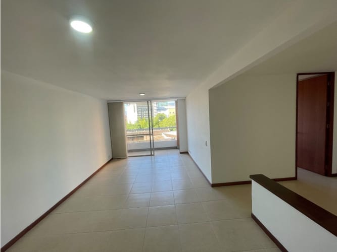 Apartamento de 3 alcobas en arriendo en La Aguacatala, Medellín, 80 m² · foto 3 de 13