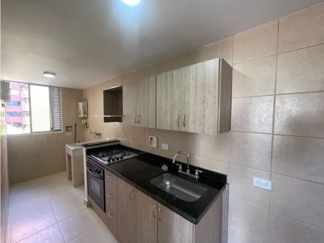 Apartamento de 3 alcobas en arriendo en La Aguacatala, Medellín, 80 m² · foto 4 de 13