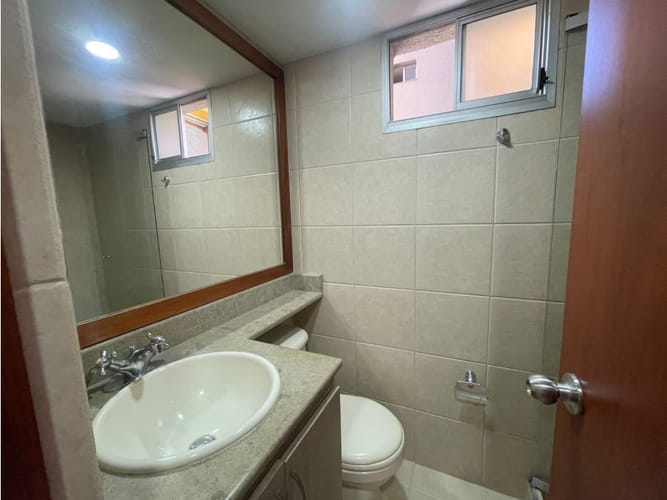 Apartamento de 3 alcobas en arriendo en La Aguacatala, Medellín, 80 m² · foto 6 de 13