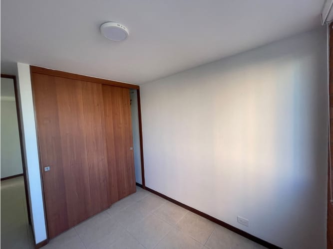 Apartamento de 3 alcobas en arriendo en La Aguacatala, Medellín, 80 m² · foto 8 de 13