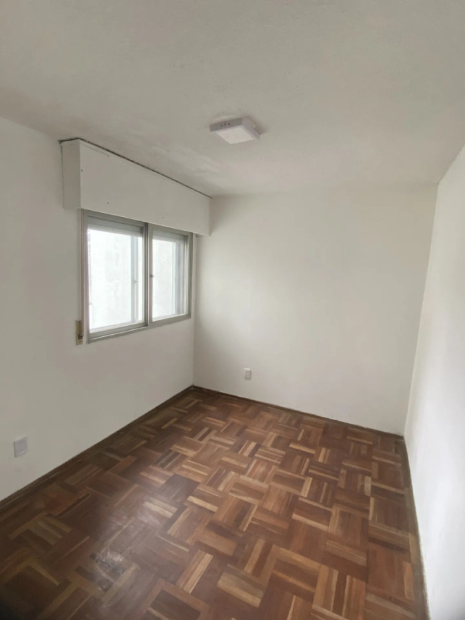 Alquiler Apartamento 2 Dormitorios Con Garaje A Pasos De 18 De Julio En Tres Cruces · Foto 12
