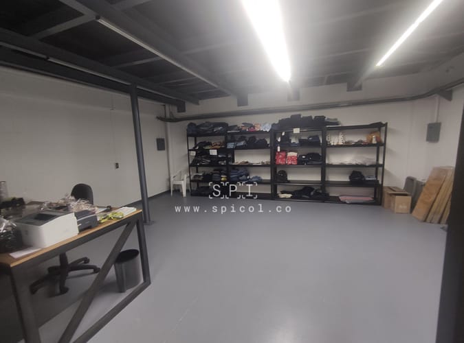 Bodega en arriendo en Guayabal, Medellín, 386 m² · foto 2 de 20