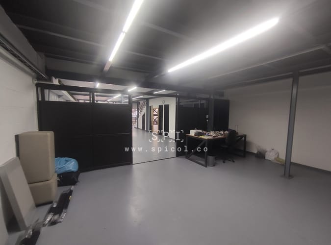 Bodega en arriendo en Guayabal, Medellín, 386 m² · foto 3 de 20