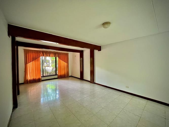 Casa de 5 alcobas en venta en Bosques Del Limonar, Cali, 250 m² · foto 12 de 18