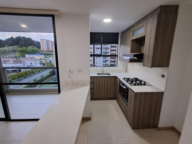Apartamento de 2 alcobas en venta en Centro, Rionegro, 68 m² · foto 2 de 12